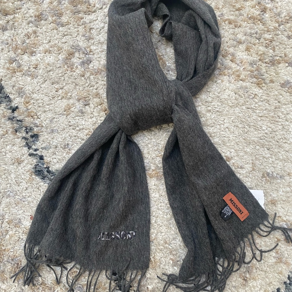 NWT Missioni Gray Wool Scarf